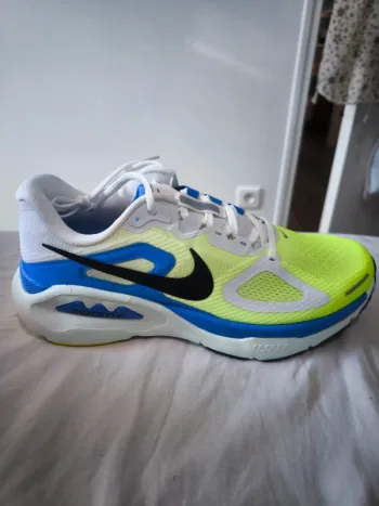 Used Nike Structure Plus Running Shoes