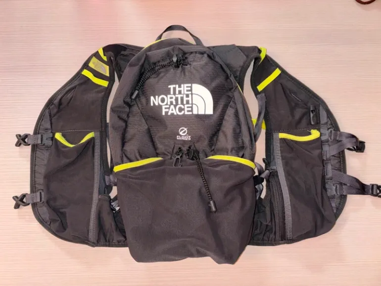 Used The North Face Trail Running Backpack 7L bike — image 3 of 10