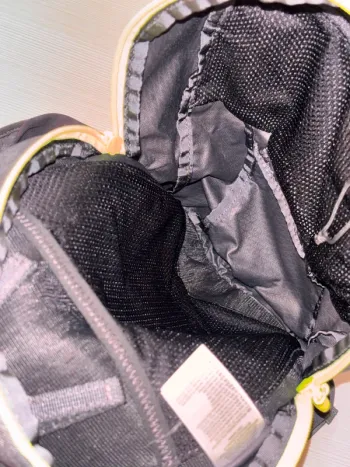 Used The North Face Trail Running Backpack 7L bike — image 8 of 10