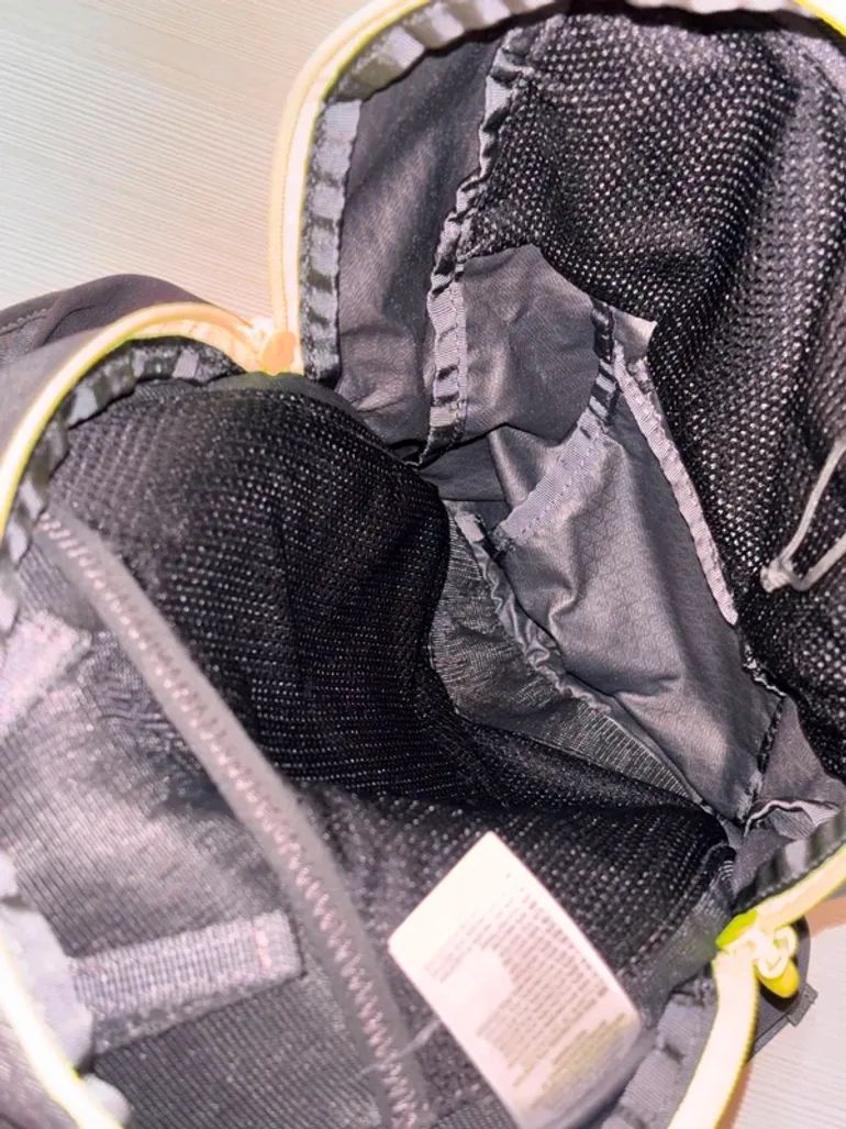 Used The North Face Trail Running Backpack 7L bike — image 8 of 10