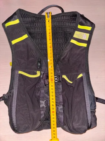 Used The North Face Trail Running Backpack 7L bike — image 2 of 10