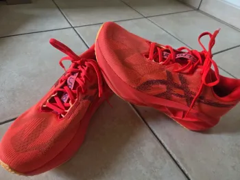 Gebrauchtes Asics Novablast 5 bike — Bild 3 von 4