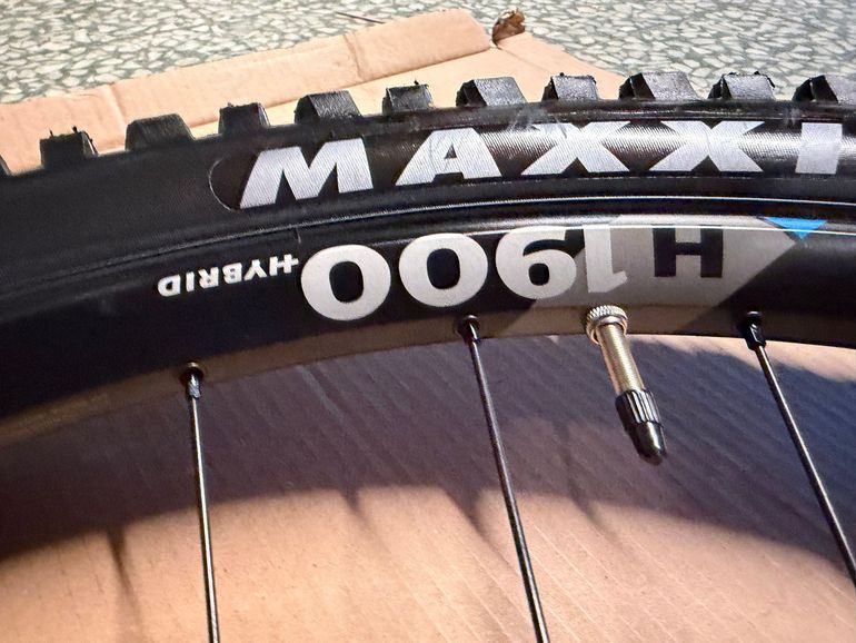 Brugt Dt Swiss h1900 mullet bike — billede 4 af 9
