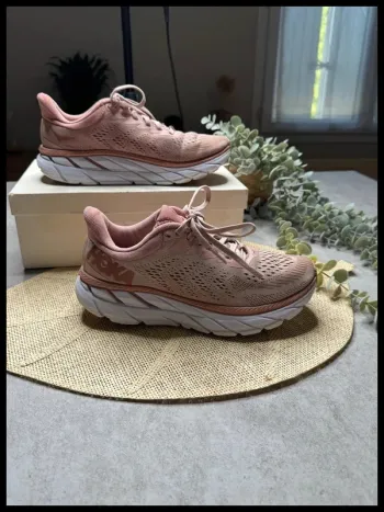 Käytetty Rose Clifton 7 Running Shoes