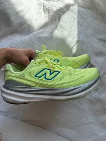Käytetty New Balance 1080 v15 Running Shoes