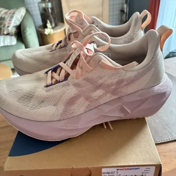 Tweedehands Brooks Novablast 5 Running Shoes