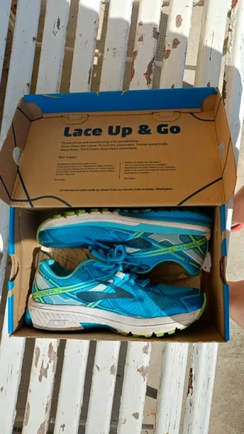 Used Brooks Running Shoes bike — image 2 of 7