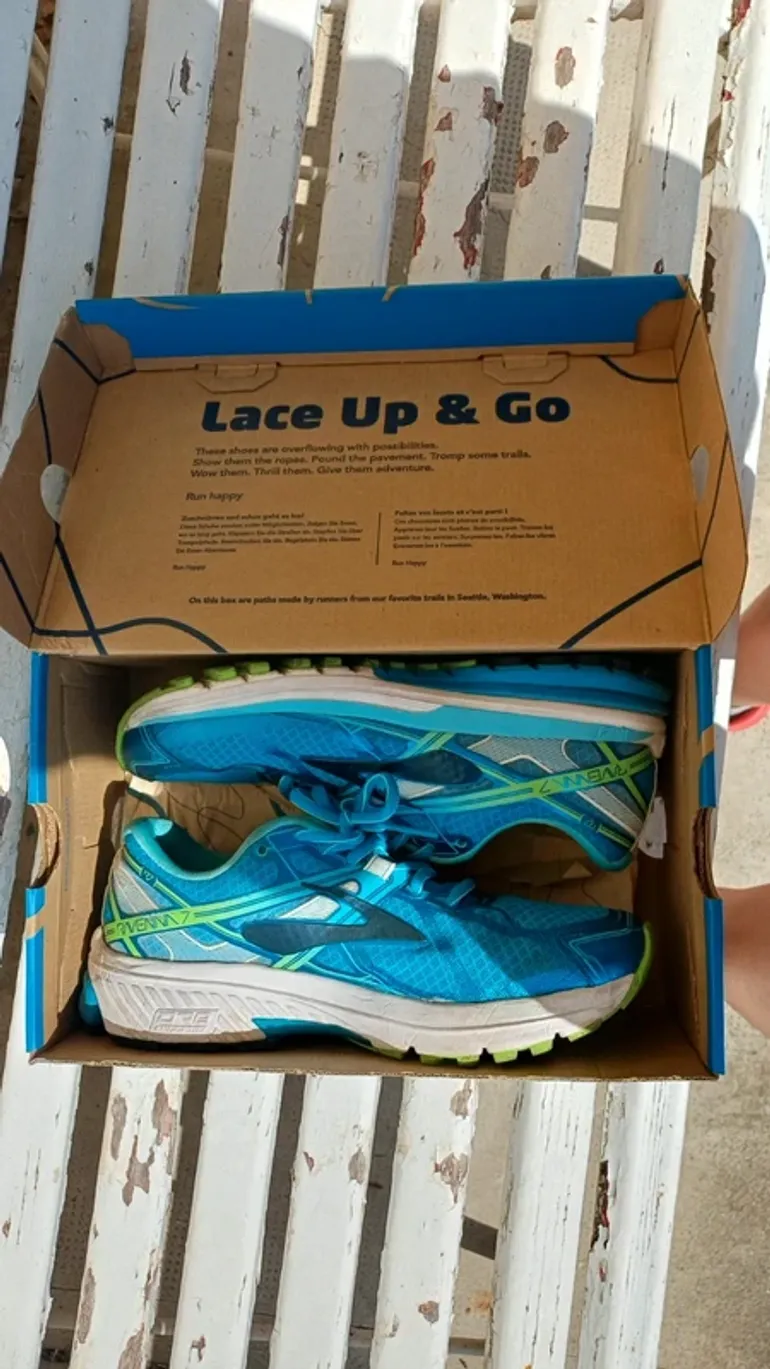 Used Brooks Running Shoes bike — image 2 of 7