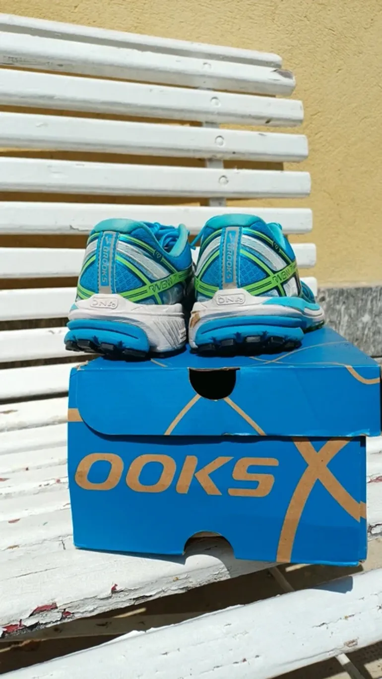 Used Brooks Running Shoes bike — image 6 of 7