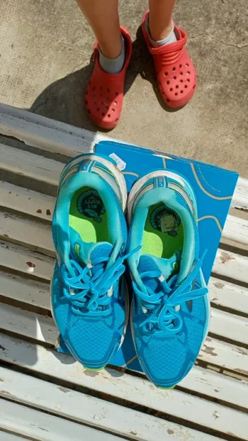 Used Brooks Running Shoes bike — image 4 of 7