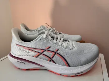 Käytetty Asics Gel Road Miles Running Shoes