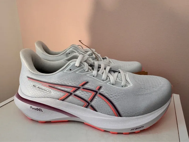 Used Asics Gel Road Miles Running Shoes
