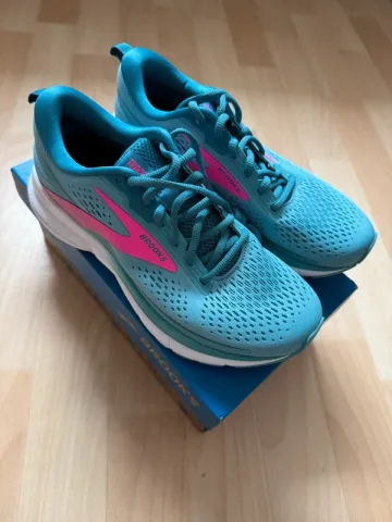 Used Brooks Trace 3 Running Shoes