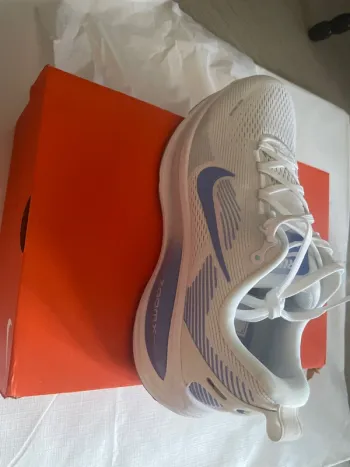 Käytetty Nike ZoomX Running Shoes