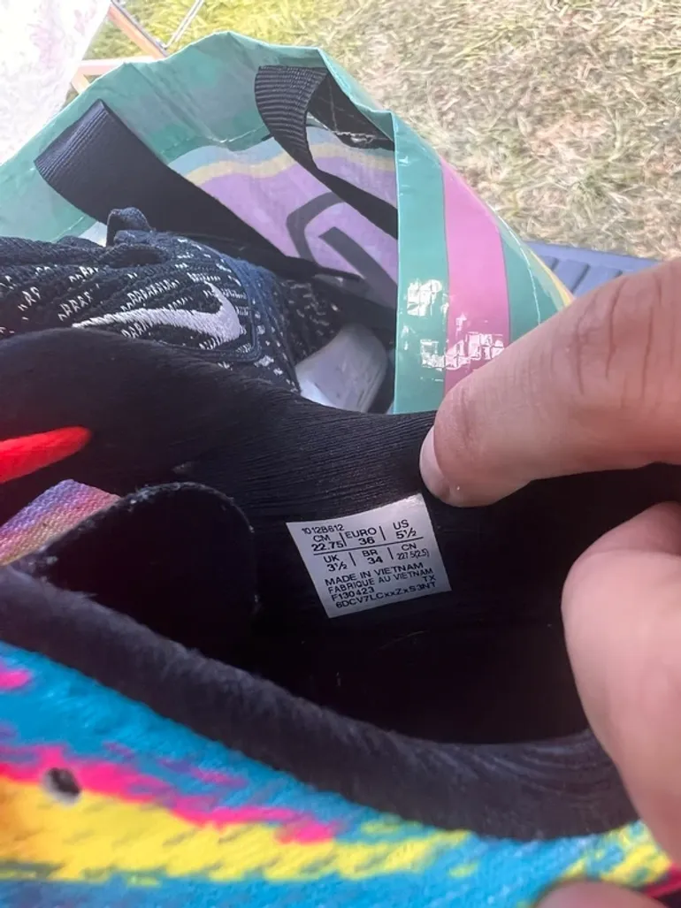 Tweedehands Asics Novablast 3 bike — afbeelding 2 van 4