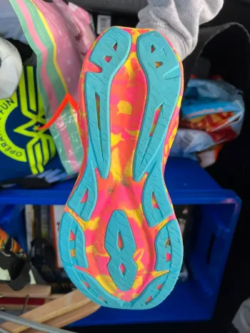 Tweedehands Asics Novablast 3 bike — afbeelding 3 van 4