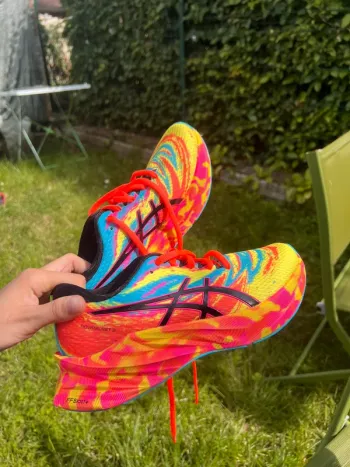 Tweedehands Asics Novablast 3 Running Shoes