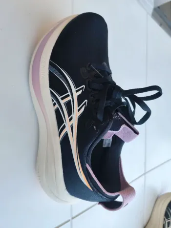 Käytetty Asics Nimbus 28 bike — kuva 10 / 12