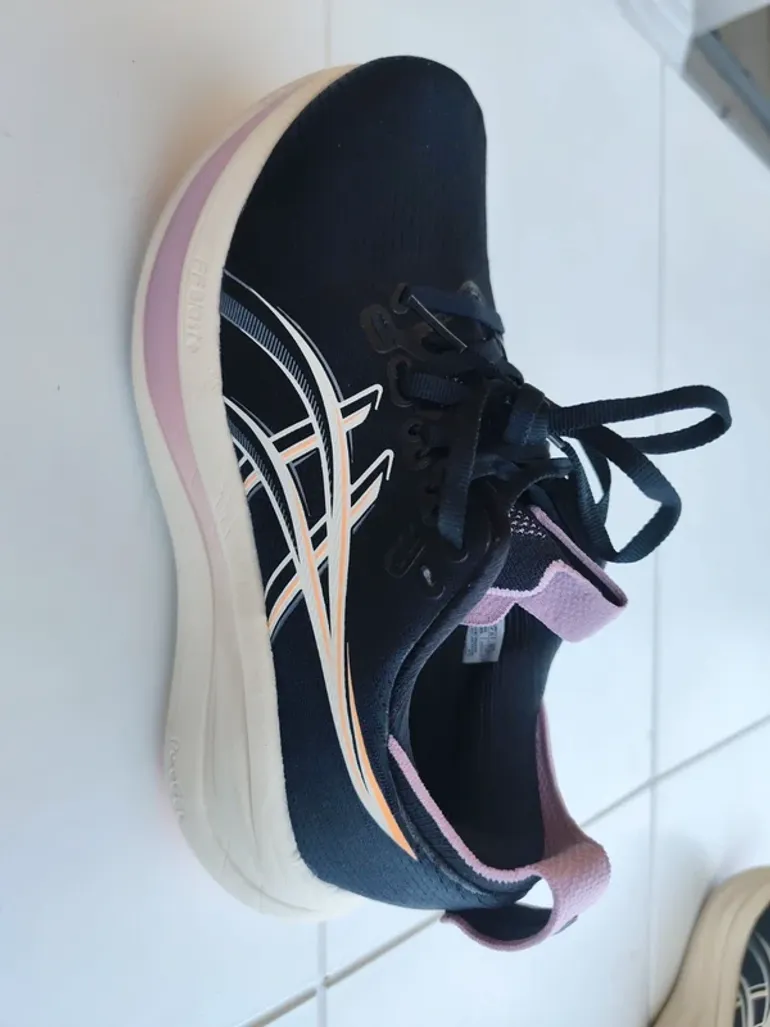 Käytetty Asics Nimbus 28 bike — kuva 10 / 12