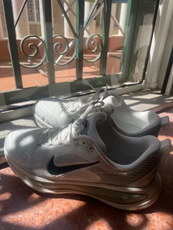 Nike Vomero Running Shoes d'occasion