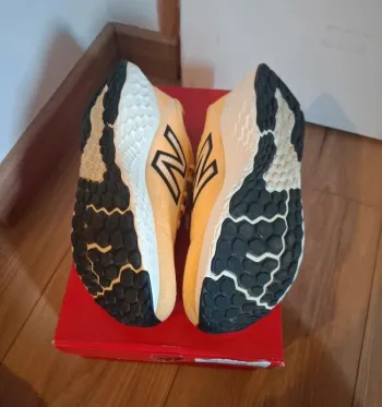 Used New Balance Fresh Foam Evoz bike — image 6 of 9