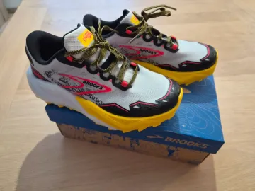 Used Brooks Caldera 7 Running Shoes