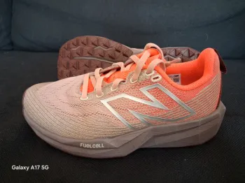 New Balance FuelCell Running Shoes d'occasion