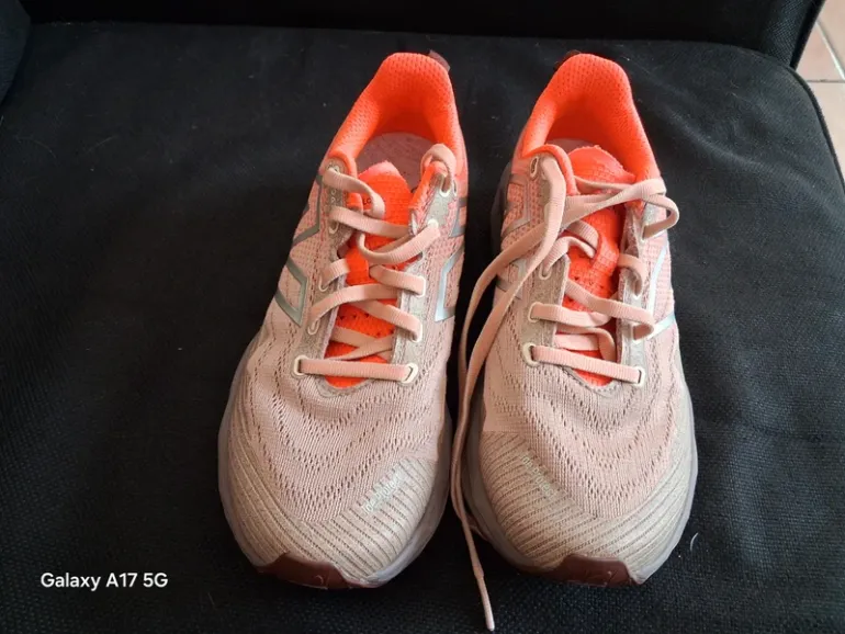Used New Balance FuelCell bike — image 2 of 5