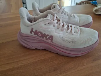 Hoka Clifton Running Shoes d'occasion