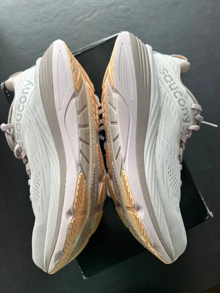Used Saucony Hurricane 24 bike — image 3 of 7