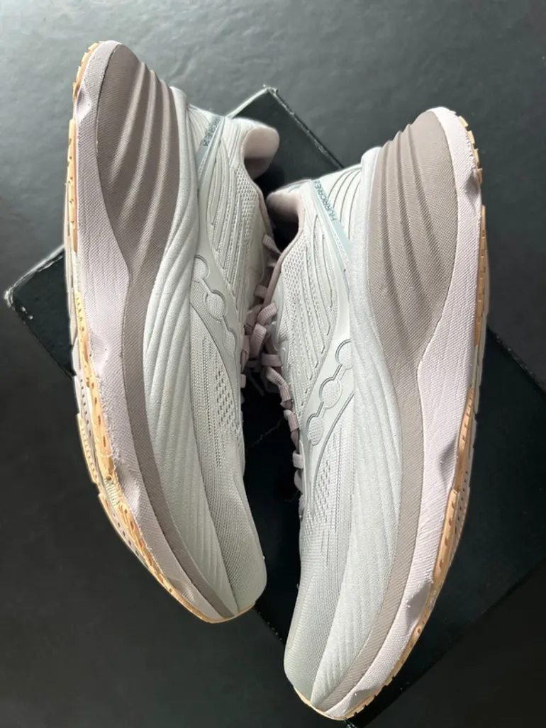 Used Saucony Hurricane 24 bike — image 2 of 7
