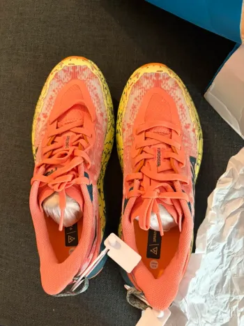 Used Hoka Speedgoat 6 bike — image 3 of 4