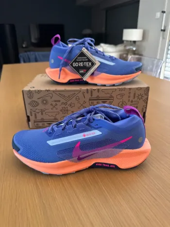 Used Pegasus Trail 5 GTX Running Shoes