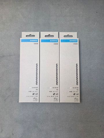 Używany Shimano 3× CN-M7100 Drivetrain & Pedals