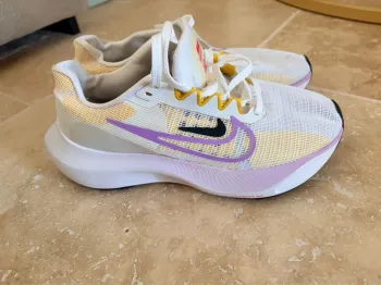 Nike Zoom Fly 5 Running Shoes usato