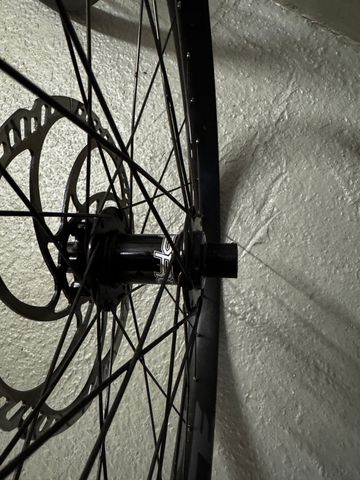 Tweedehands Hope Pro 4 / RaceFace AR40 bike — afbeelding 11 van 11