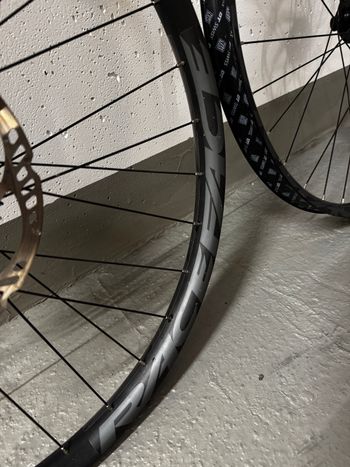 Brugt Hope Pro 4 / RaceFace AR40 bike — billede 3 af 11