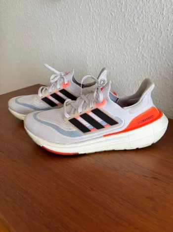 Käytetty Adidas Ultra Boost bike — kuva 2 / 5