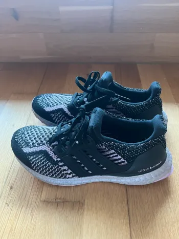 Adidas Ultra Boost bike usato — immagine 3 di 4