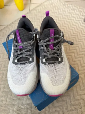 Käytetty Brooks Cascadia 17 Running Shoes