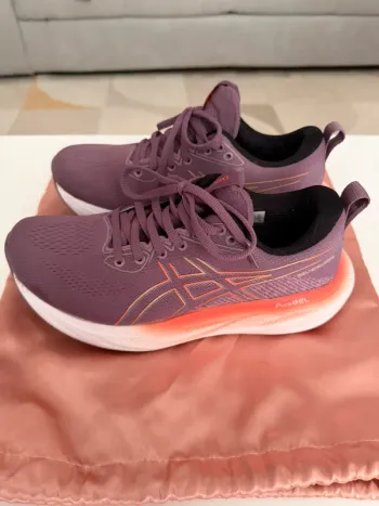 Asics Pure Gel Running Shoes d'occasion