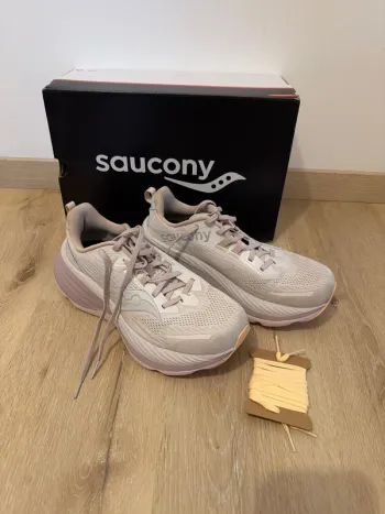 Saucony Hurricane 24 Running Shoes d'occasion