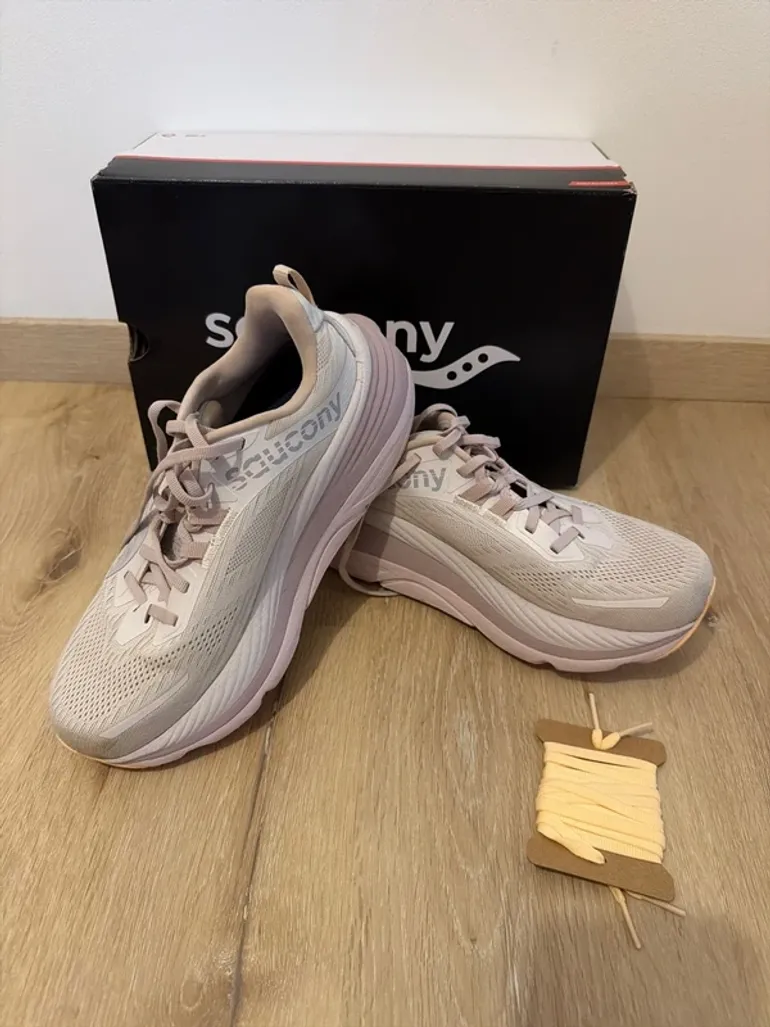 Used Saucony Hurricane 24 bike — image 2 of 5