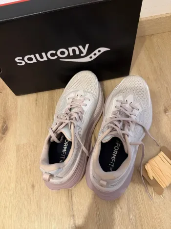 Used Saucony Hurricane 24 bike — image 4 of 5