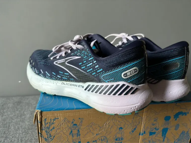 Used Brooks Glycerin GTS bike — image 3 of 14