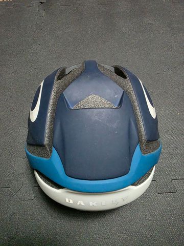 Käytetty Oakley Aro 2021 Cycling Accessories