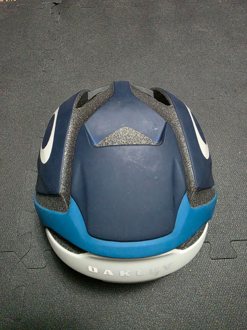 Used Oakley Aro 2021 Cycling Accessories