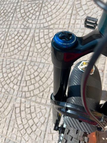 Used Fox 38 performance elite 2023 bike — image 2 of 8