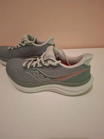 Brugt Saucony Triumph 23 Running Shoes