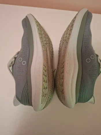Used Saucony Triumph 23 bike — image 3 of 7